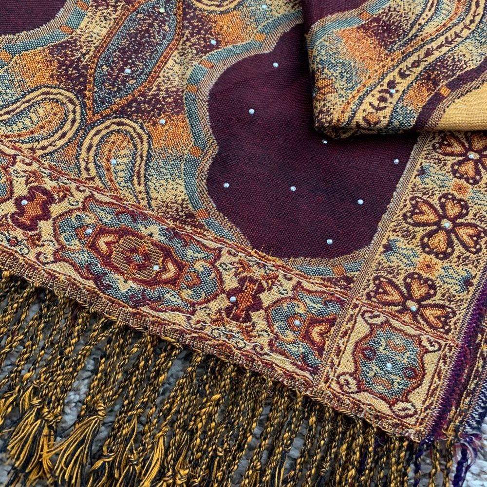 Shawl - Picture 2 of 2